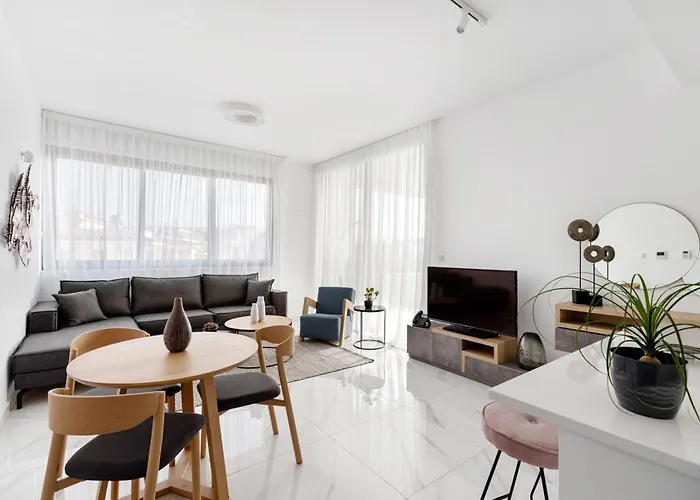 Aparthotel Downtown Park 4*