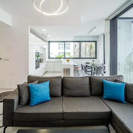 Downtown Park Apartmanhotel Paphos
