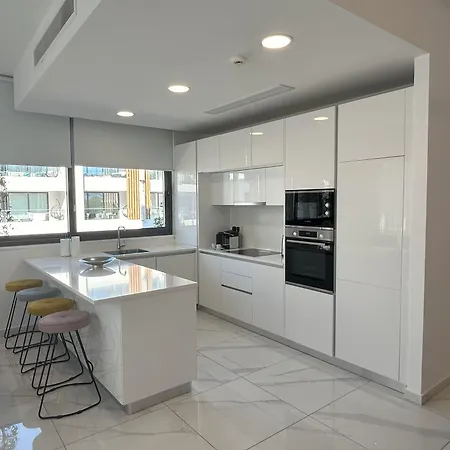 Downtown Park Apartmanhotel Paphos