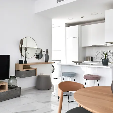 Downtown Park شقة فندقية بافوس