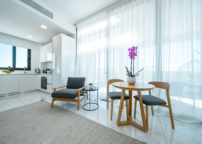 Downtown Park 4* Πάφος