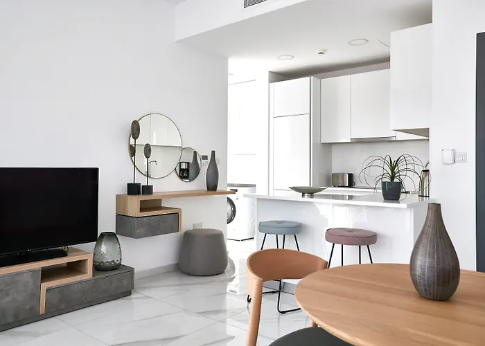 Downtown Park Apartmanhotel Paphos